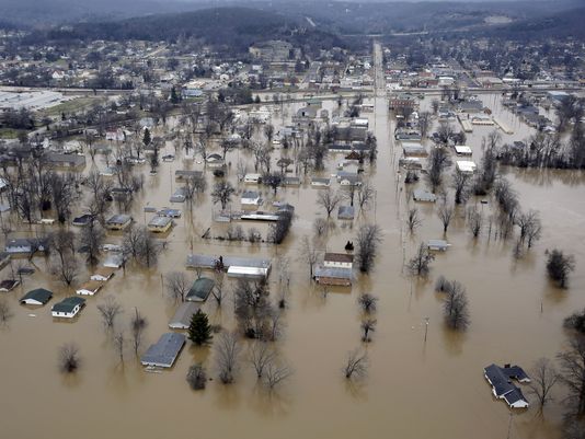 635871056010327437-AP-APTOPIX-Midwest-Flooding_1